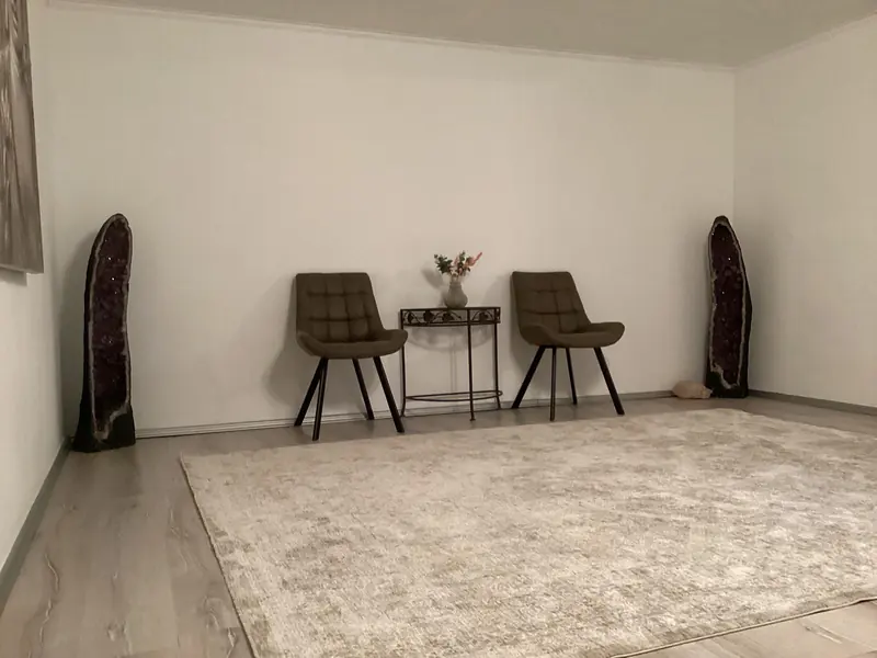 Viel Platz für Aufstellungen mit Bodenankern.